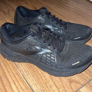 Women’s Brooks Adrenaline Running/Walking sneaker